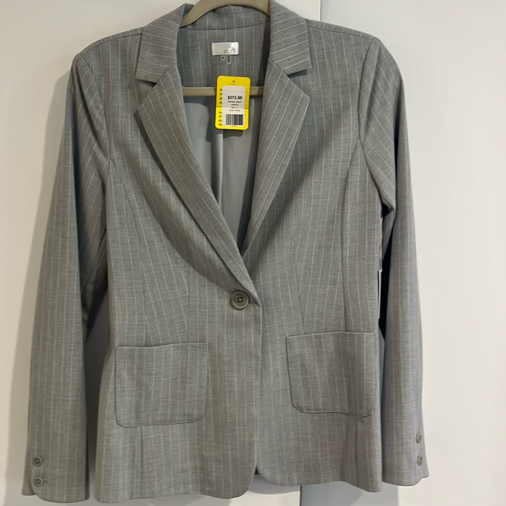 NWT ecru brand lt gray pinstriped blazer, Size 6